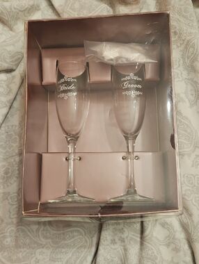 Bride & Groom Champagne Flutes - Clear Glass with White Design Plus Bows